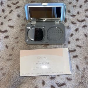 New Mary Kay timewise foundation compact, 8100